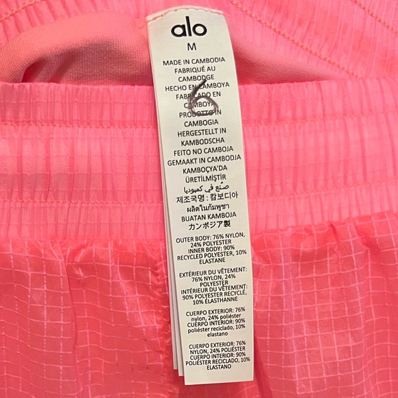 Alo Yoga Game Time Shorts Neon Bubblegum Pink‎ Sz M - Picture 12 of 12
